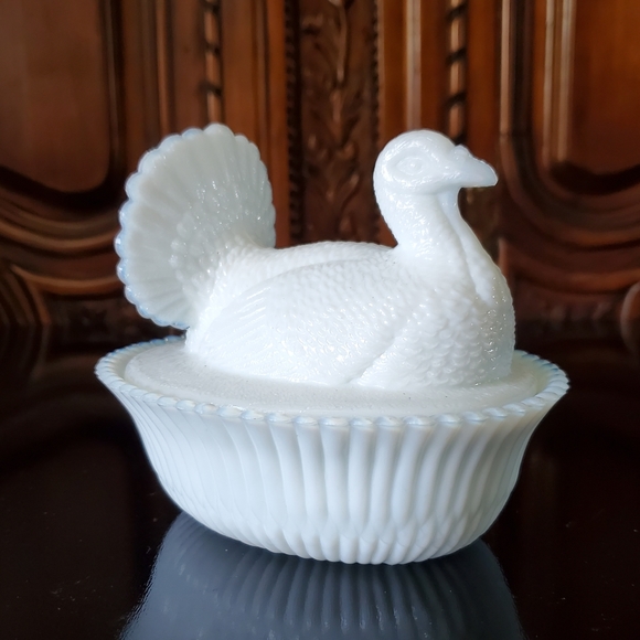 Vntg🦃 Boyd Art Glass 5 1/2" Turkey On Nest / Basket Bright White Milk Glass - Picture 14 of 14